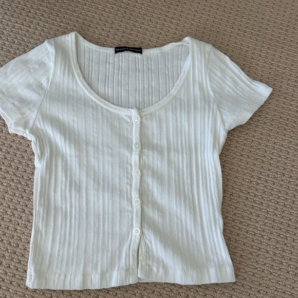 Brandy Melville Tops - zelly top